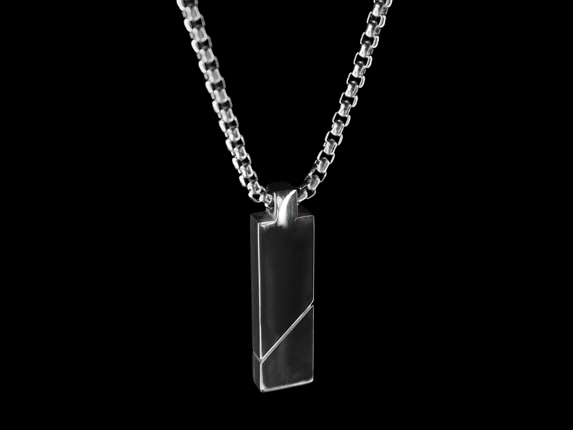 SILBERFARBENE HALSKETTEN