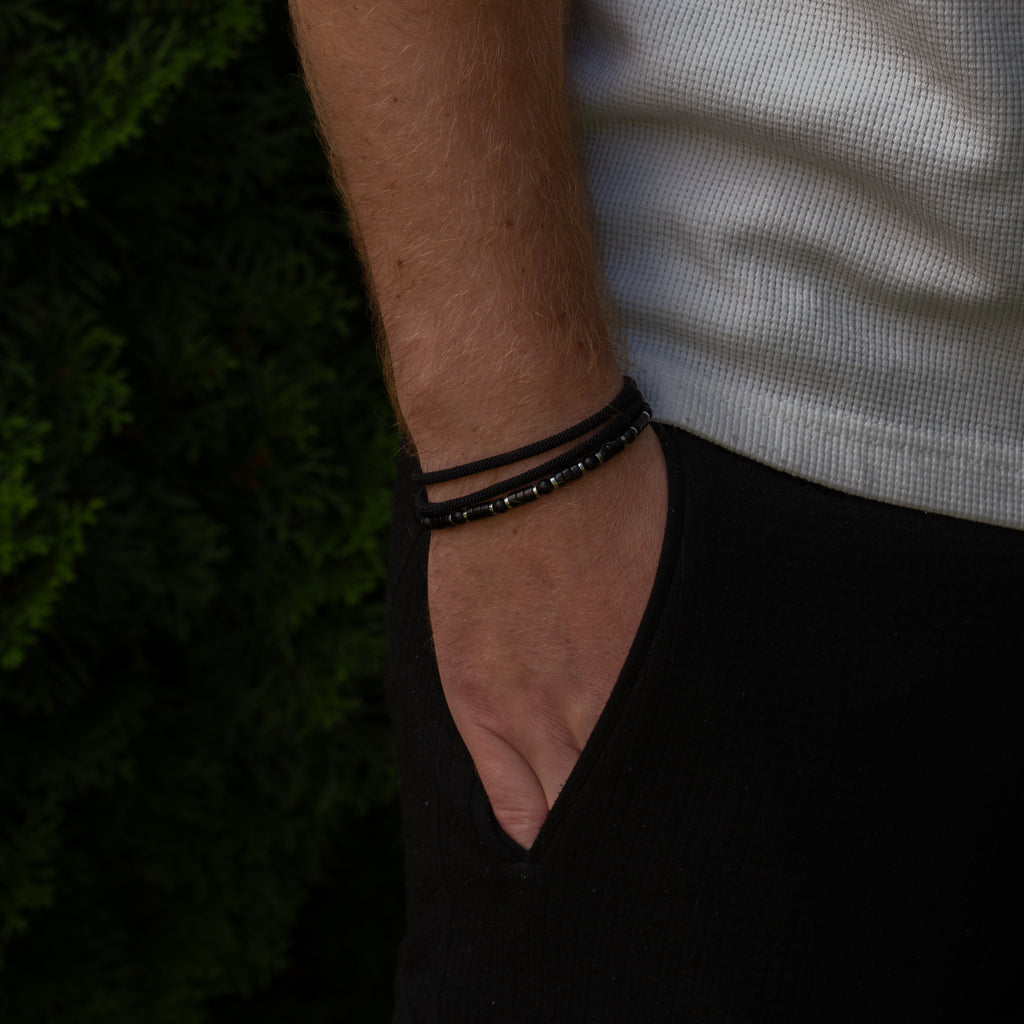 HÄMATIT UND ONYX ARMBAND