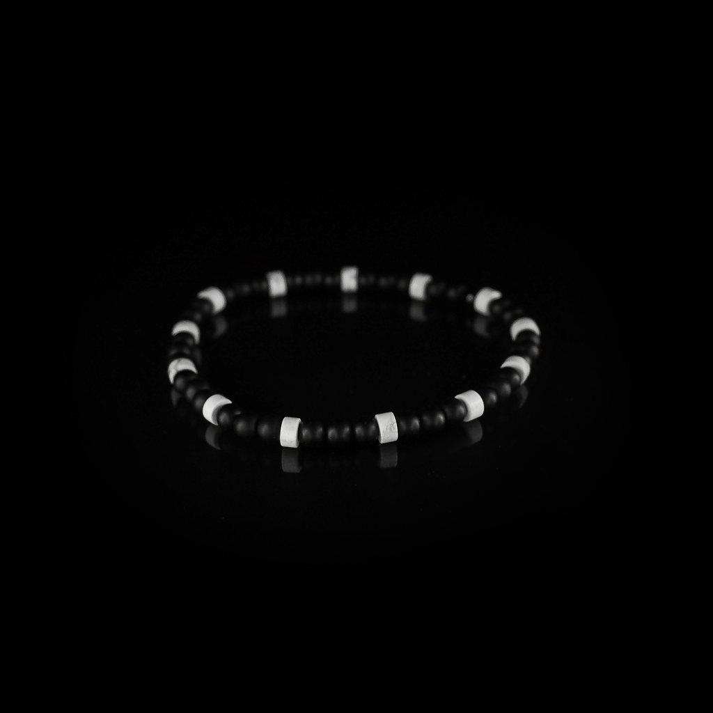 BLACK AND WHITE ARMBAND