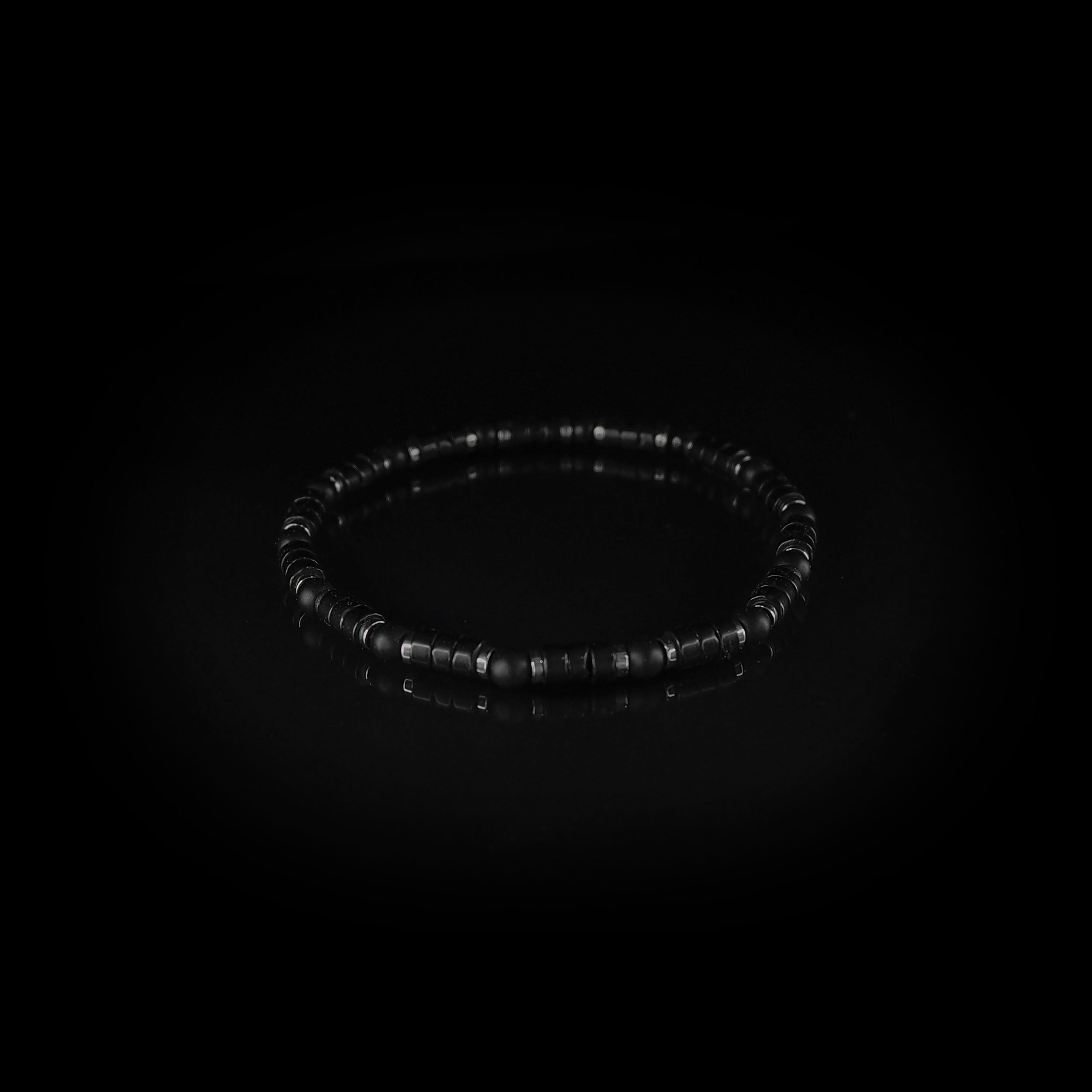 HÄMATIT UND ONYX ARMBAND