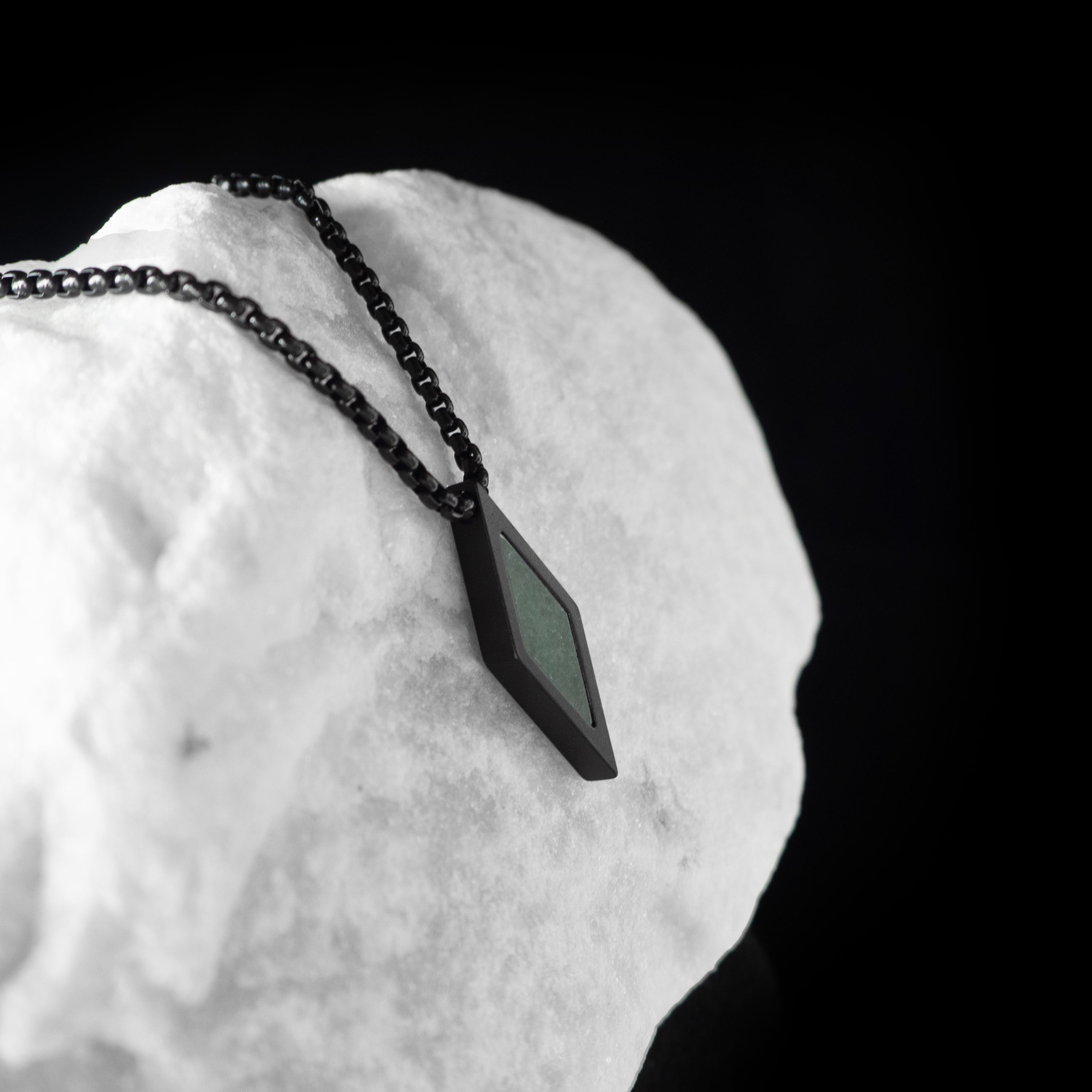 NEXRA AVENTURIN SCHWARZ